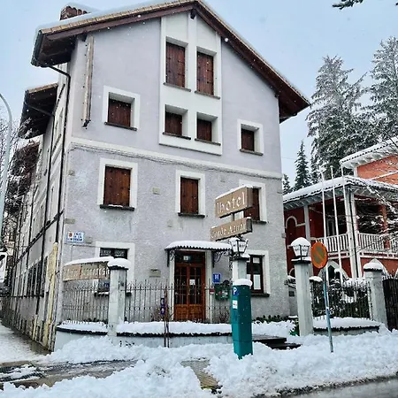 阿斯纳尔伯爵酒店 3* 哈卡