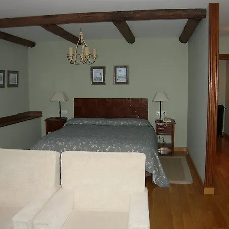 阿斯纳尔伯爵酒店 酒店