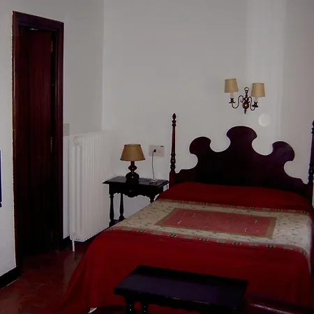 阿斯纳尔伯爵酒店 酒店