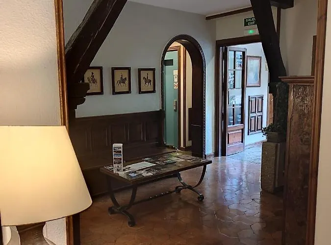 Ξενοδοχείο Conde Aznar 3*